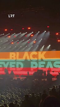 Žalgirio arena šėlsta: grupė „Black Eyed Peas“ žaidžia su publika