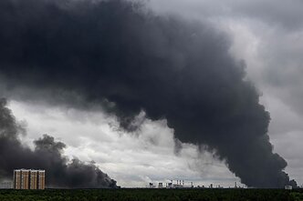Ukrainos dronų smūgis naftos perdirbimo gamyklai Maskvoje 