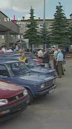 2001 m. surengtas ypatingas aukcionas – buvo galima įsigyti Seimo automobilius