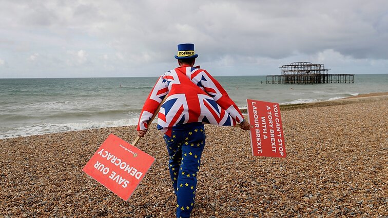 „Brexit“ dešimtmetis ir jo kaina JK: 2 iš 3 skyrybas su Europa vertina neigiamai