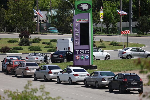 Degalų stygius degalinėse Rusijos okupuotame Kryme Degalų stygius degalinėse Rusijos okupuotame Kryme