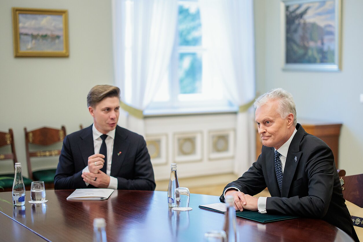 Trečiadienį susitiko Gitanas Nausėda ir Mindaugas Sinkevičius Trečiadienį susitiko Gitanas Nausėda ir Mindaugas Sinkevičius