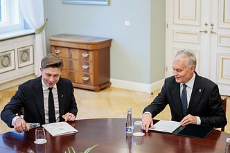 Trečiadienį susitiko Gitanas Nausėda ir Mindaugas Sinkevičius Trečiadienį susitiko Gitanas Nausėda ir Mindaugas Sinkevičius