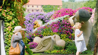 Vasaros gėlių festivalis Pakruojo dvare Vasaros gėlių festivalis Pakruojo dvare