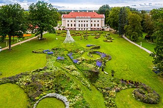 Vasaros gėlių festivalis Pakruojo dvare Vasaros gėlių festivalis Pakruojo dvare