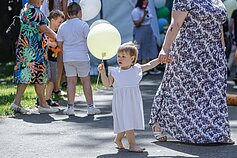 Vaikus globojančioms šeimoms šeštą kartą surengtas festivalis „Vaikai yra vaikai“ vyko Šiaulių centriniame parke Vaikus globojančioms šeimoms šeštą kartą surengtas festivalis „Vaikai yra vaikai“ vyko Šiaulių centriniame parke