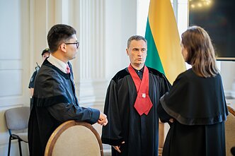 Po 15 latach poszukiwań były udziałowiec Snorasu Władimir Antonow stanął przed sądem Po 15 latach poszukiwań były udziałowiec Snorasu Władimir Antonow stanął przed sądem
