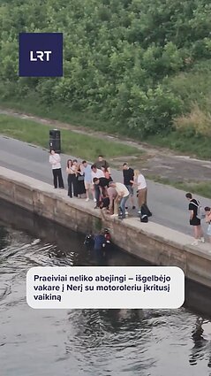 Praeiviai neliko abejingi – išgelbėjo vakare į Nerį su motoroleriu įkritusį vaikiną