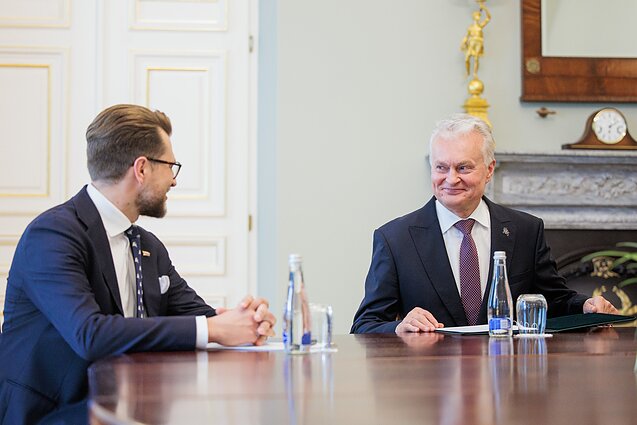 Lukas Savickas, Gitanas Nausėda Lukas Savickas, Gitanas Nausėda