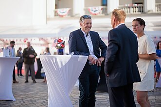 Iškilmingame jubiliejiniame JAV Nepriklausomybės dienos minėjime – garbūs svečiai Iškilmingame jubiliejiniame JAV Nepriklausomybės dienos minėjime – garbūs svečiai