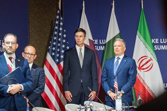 Steve`as Witkoffas ir Jaredas Kushneris Steve`as Witkoffas ir Jaredas Kushneris