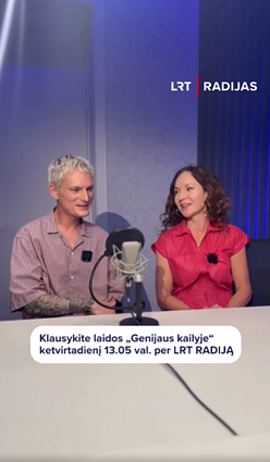Livija Gradauskienė įteikė dovanėlę grupės „ba.“ lyderiui Benui