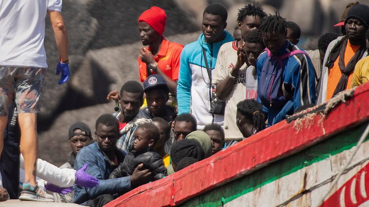 Schema nelegaliems migrantams surašyti pranoko lūkesčius: prisistatė virš milijono žmonių