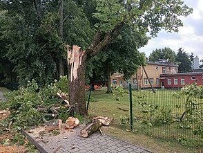 Varėnos rajone praūžosios audros padarinių vaizdai Varėnos rajone praūžosios audros padarinių vaizdai