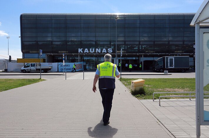 Teismas davė papildomo laiko „Aviabaltikai“ nugriauti pastatus Kauno oro uoste Teismas davė papildomo laiko „Aviabaltikai“ nugriauti pastatus Kauno oro uoste