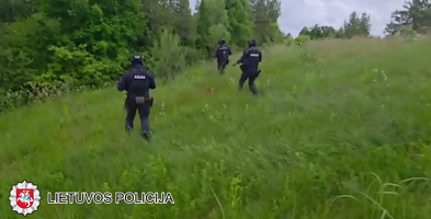 Pareigūnai sulaikė per dešimt su žmogaus pagrobimu ir kitais nusikaltimais siejamų asmenų