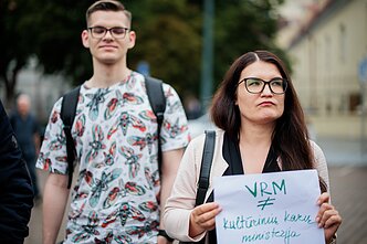 Prie prezidentūros – protestas prieš Martyno Katelyno kandidatūrą į ministrus Prie prezidentūros – protestas prieš Martyno Katelyno kandidatūrą į ministrus