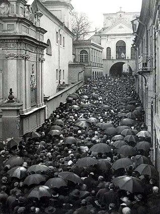 Koronacja obrazu Matki Bożej Ostrobramskiej Koronacja obrazu Matki Bożej Ostrobramskiej