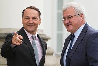 krainos užsienio reikalų ministras Andrijus Sybiha penktadienį Varšuvoje susitiks su Lenkijos diplomatijos vadovu Radoslawu Sikorskiu