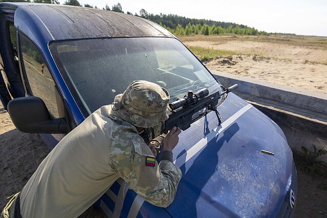 Pamatykite: Gaižiūnų poligone vyko snaiperių varžybos – šimtas komandų iš 14 valstybių Pamatykite: Gaižiūnų poligone vyko snaiperių varžybos – šimtas komandų iš 14 valstybių