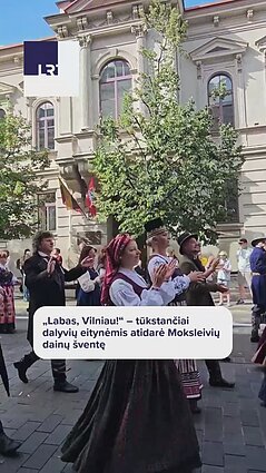 „Labas, Vilniau!“ – tūkstančiai dalyvių eitynėmis atidarė Moksleivių dainų šventę
