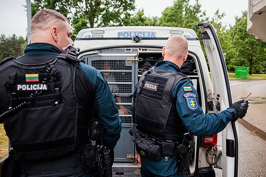 Incidentas prie Vilniaus televizijos bokšto prieš iškeliant JAV vėliavą