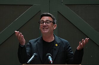 Tikėtinas kitas Jungtinės Karalystės (JK) ministras pirmininkas Andy Burnhamas penktadienį atmetė galimybę skelbti visuotinius rinkimus, jei pakeis Keirą Starmerį.