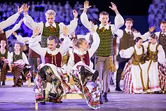 Ansamblių vakare „Metų ritmu“ susibūrė daugiau nei 4 tūkstančiai dalyvių ir susipynė gražiausios Moksleivių dainų šventės tradicijos. Ansamblių vakare „Metų ritmu“ susibūrė daugiau nei 4 tūkstančiai dalyvių ir susipynė gražiausios Moksleivių dainų šventės tradicijos.