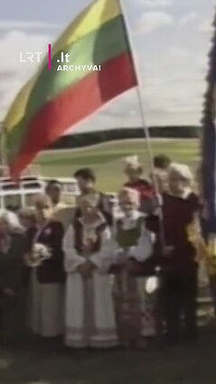 Su Valstybės diena! Reportažas iš vieno pirmųjų minėjimų 1993 metais