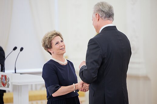 Už darbus ir Lietuvos vardo garsinimą apdovanoti Lietuvos ir užsienio valstybių piliečiai