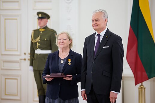 Už darbus ir Lietuvos vardo garsinimą apdovanoti Lietuvos ir užsienio valstybių piliečiai