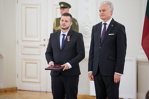 Už darbus ir Lietuvos vardo garsinimą apdovanoti Lietuvos ir užsienio valstybių piliečiai