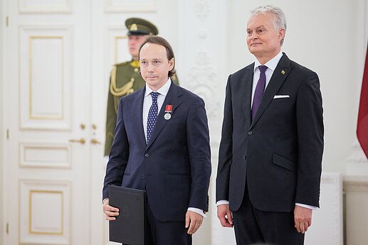 Už darbus ir Lietuvos vardo garsinimą apdovanoti Lietuvos ir užsienio valstybių piliečiai