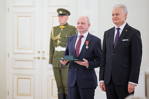 Už darbus ir Lietuvos vardo garsinimą apdovanoti Lietuvos ir užsienio valstybių piliečiai