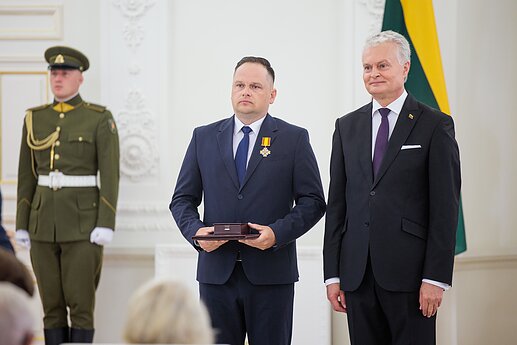 Už darbus ir Lietuvos vardo garsinimą apdovanoti Lietuvos ir užsienio valstybių piliečiai
