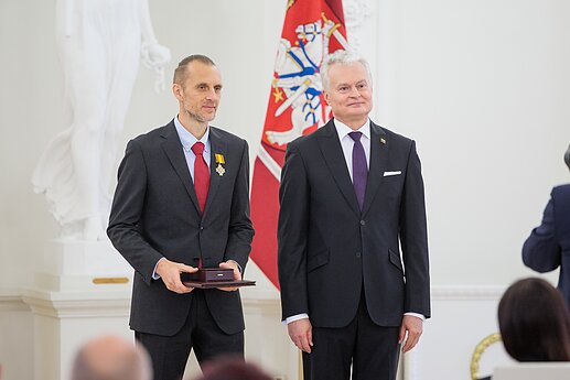 Už darbus ir Lietuvos vardo garsinimą apdovanoti Lietuvos ir užsienio valstybių piliečiai