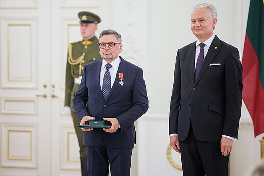 Už darbus ir Lietuvos vardo garsinimą apdovanoti Lietuvos ir užsienio valstybių piliečiai