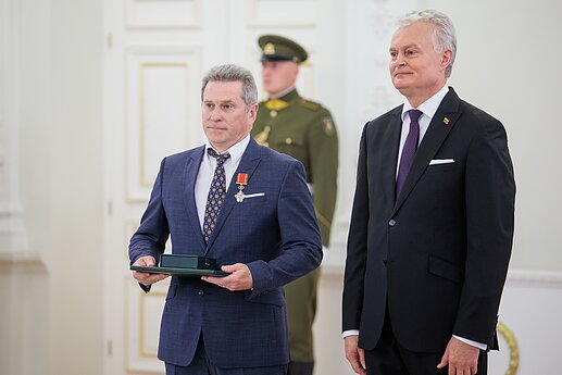 Už darbus ir Lietuvos vardo garsinimą apdovanoti Lietuvos ir užsienio valstybių piliečiai