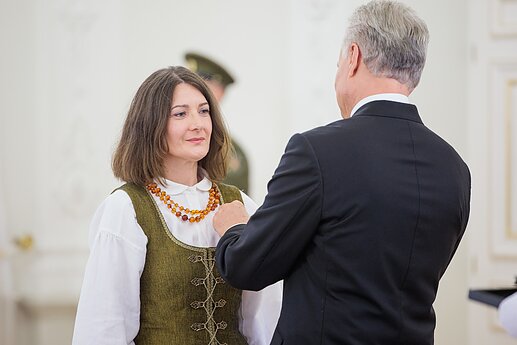 Už darbus ir Lietuvos vardo garsinimą apdovanoti Lietuvos ir užsienio valstybių piliečiai