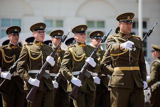 Liepos 6-osios proga Daukanto aikštėje vyko vėliavų pakėlimo ceremonija