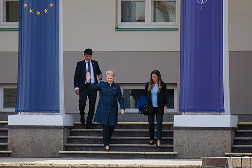 Liepos 6-osios proga Daukanto aikštėje vyko vėliavų pakėlimo ceremonija