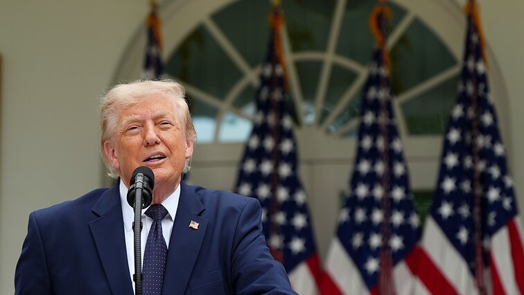 NATO viršūnių susitikimo išvakarėse prožektoriaus šviesos nukreiptos į Trumpą: ko tikėtis?