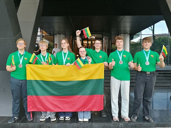 Lietuviai 12-ojoje Europos šalių geografijos olimpiadoje iškovojo septynis medalius. Lietuviai 12-ojoje Europos šalių geografijos olimpiadoje iškovojo septynis medalius.