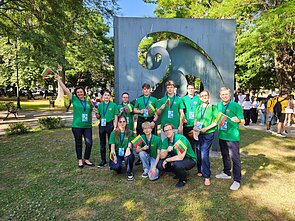 Lietuviai 12-ojoje Europos šalių geografijos olimpiadoje iškovojo septynis medalius. Lietuviai 12-ojoje Europos šalių geografijos olimpiadoje iškovojo septynis medalius.