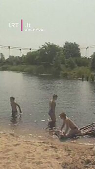 1995 m. Šventoji buvo likusi be savo garsiojo simbolio – kabančio pėsčiųjų tilto