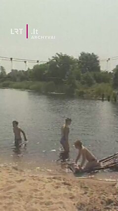 1995 m. Šventoji buvo likusi be savo garsiojo simbolio – kabančio pėsčiųjų tilto