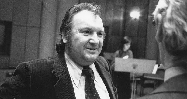 Tomas Vaisieta radijo spektaklio įrašo metu.  