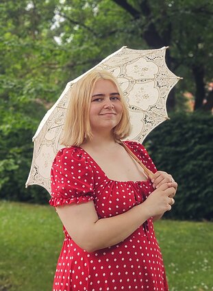 Signatarų namų edukatorė Liveta Repšienė Signatarų namų edukatorė Liveta Repšienė