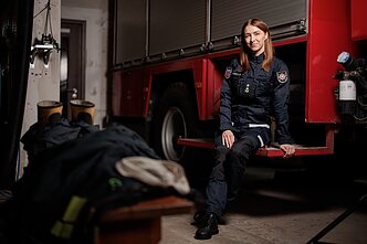 Erika Laurinėnienė, pierwsza na Litwie kobieta kierująca jednostką Straży Pożarnej i Ratownictwa Erika Laurinėnienė, pierwsza na Litwie kobieta kierująca jednostką Straży Pożarnej i Ratownictwa