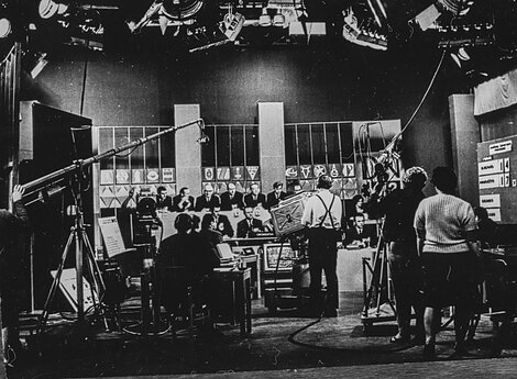 TV studijoje filmuojamas konkursas „DN-72“. 1972 m. 